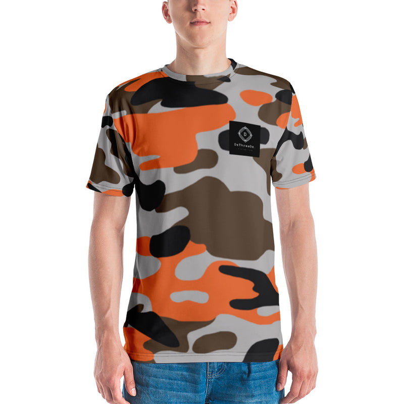 DzThreaDz. Orange Camo Men's t-shirt