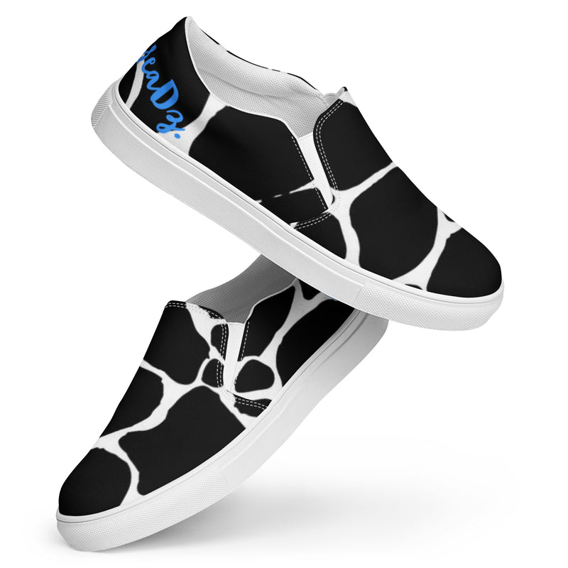 DzThreaDz. Black & White Men’s slip-on canvas shoes