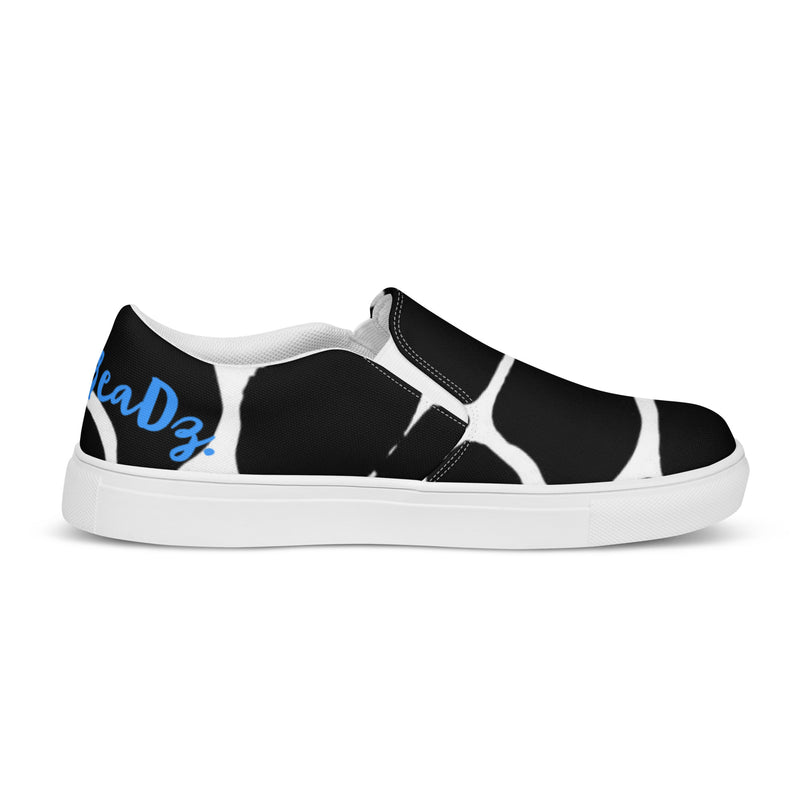 DzThreaDz. Black & White Men’s slip-on canvas shoes